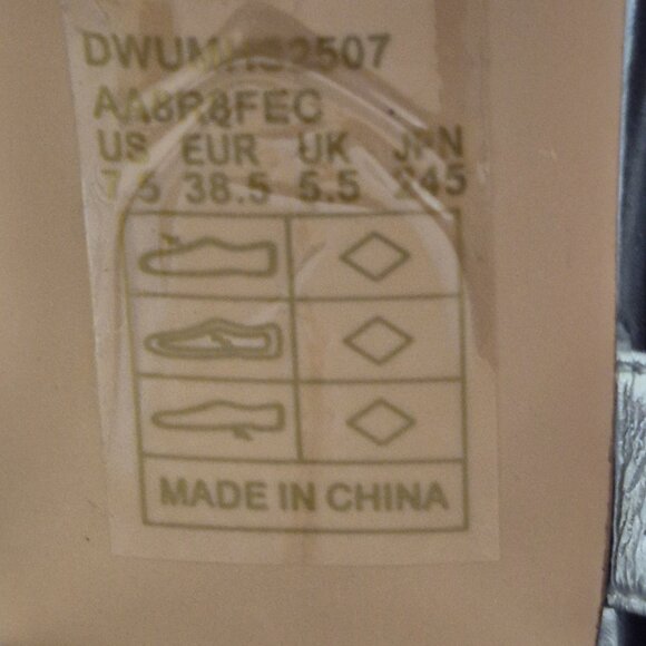 Platform Sandals - Picture 9 of 11